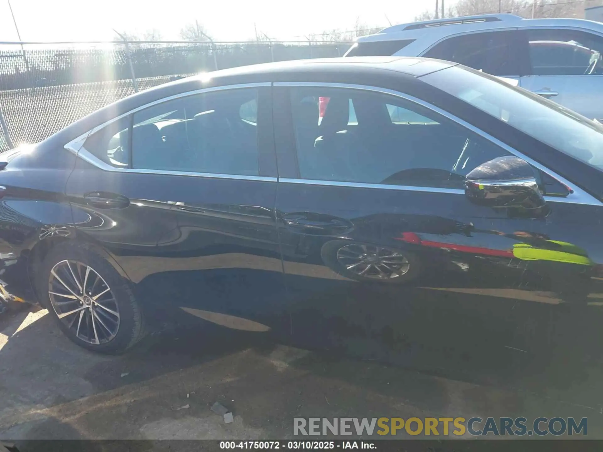 14 Photograph of a damaged car 58ADZ1B11RU176584 LEXUS ES 350 2024