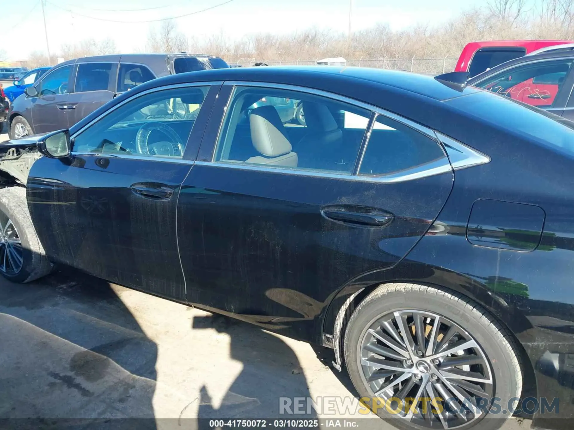 15 Photograph of a damaged car 58ADZ1B11RU176584 LEXUS ES 350 2024