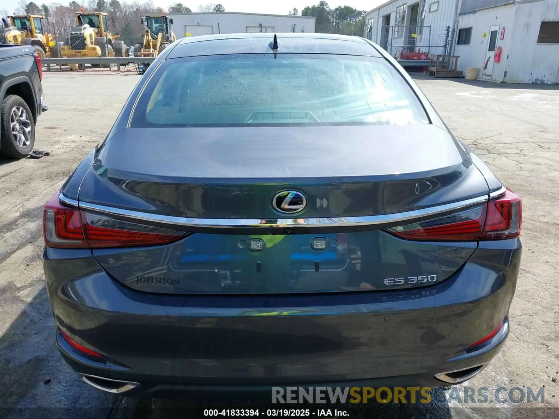 17 Photograph of a damaged car 58ADZ1B18RU181667 LEXUS ES 350 2024