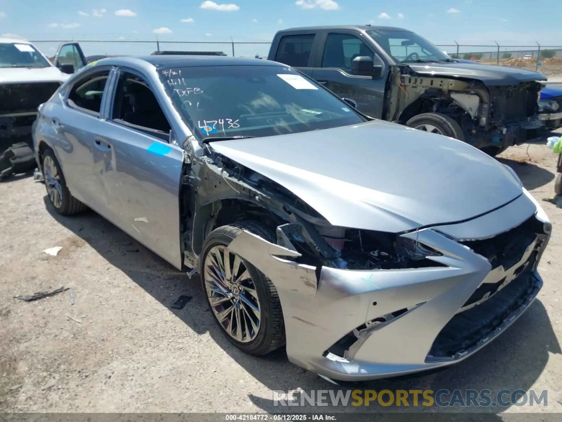 6 Photograph of a damaged car 58AEZ1B10RU181862 LEXUS ES 350 2024