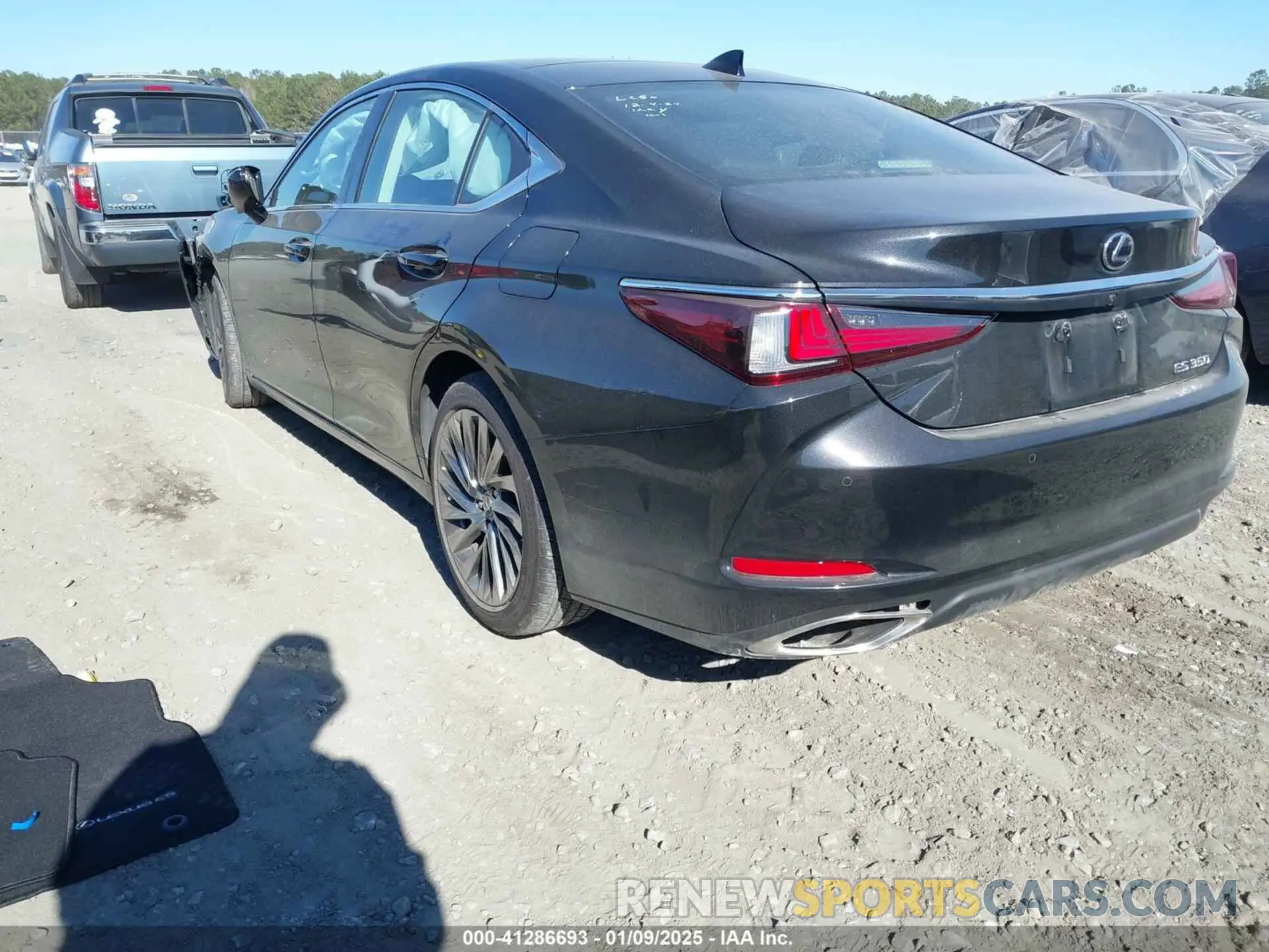 3 Photograph of a damaged car 58AEZ1B11RU179019 LEXUS ES 350 2024