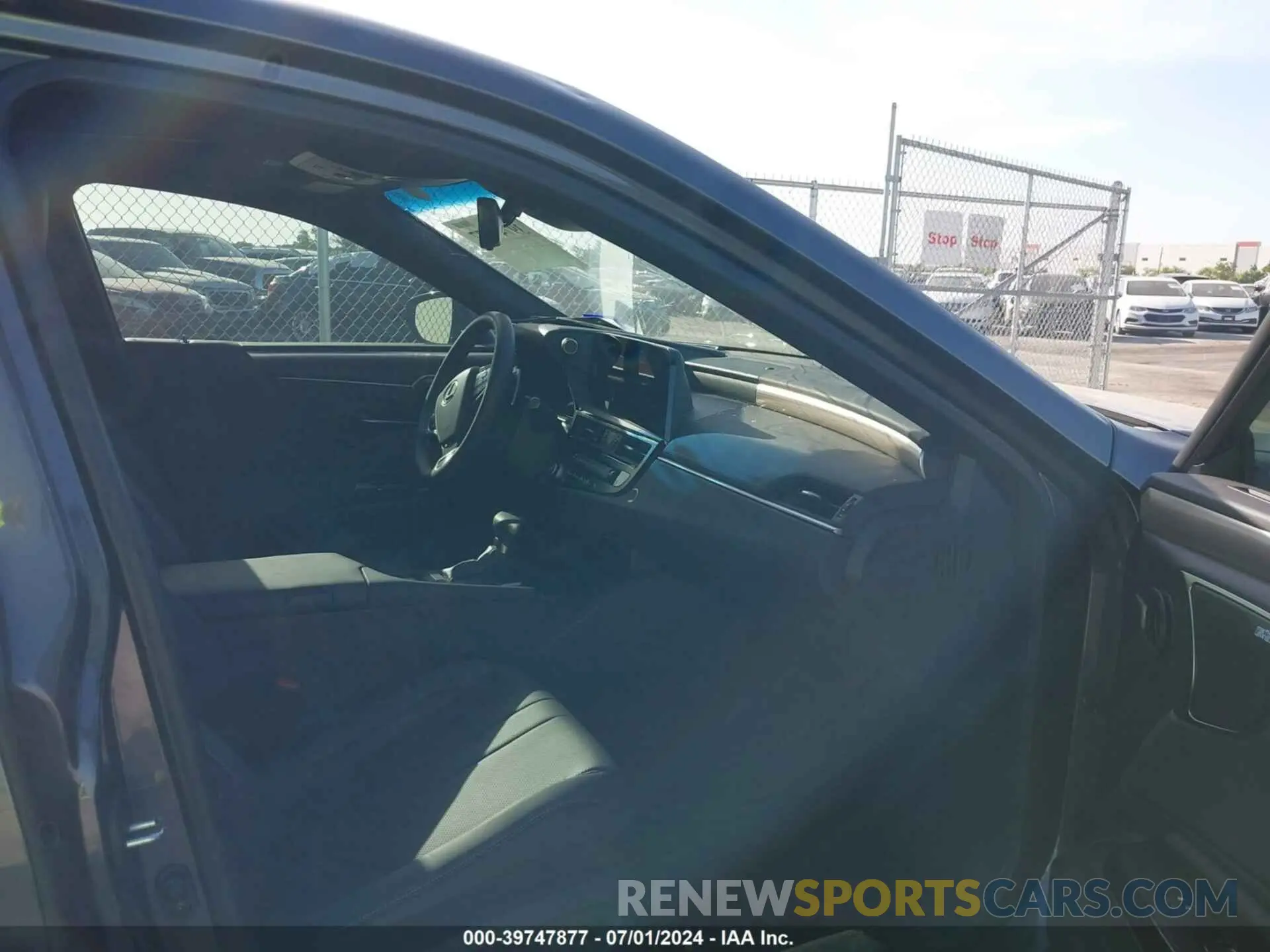 5 Photograph of a damaged car 58AJZ1B14RU165856 LEXUS ES 350 2024