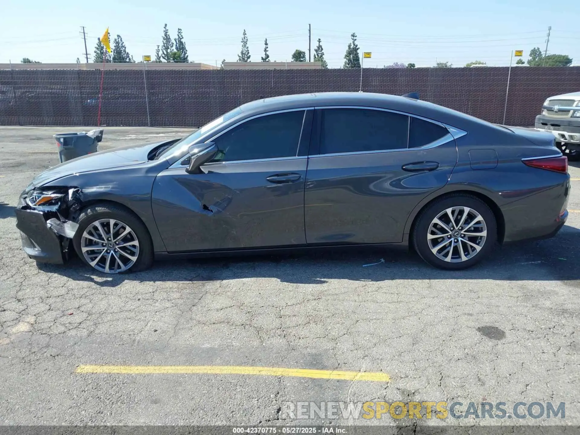 14 Photograph of a damaged car 58ACZ1B10SU191871 LEXUS ES 350 2025