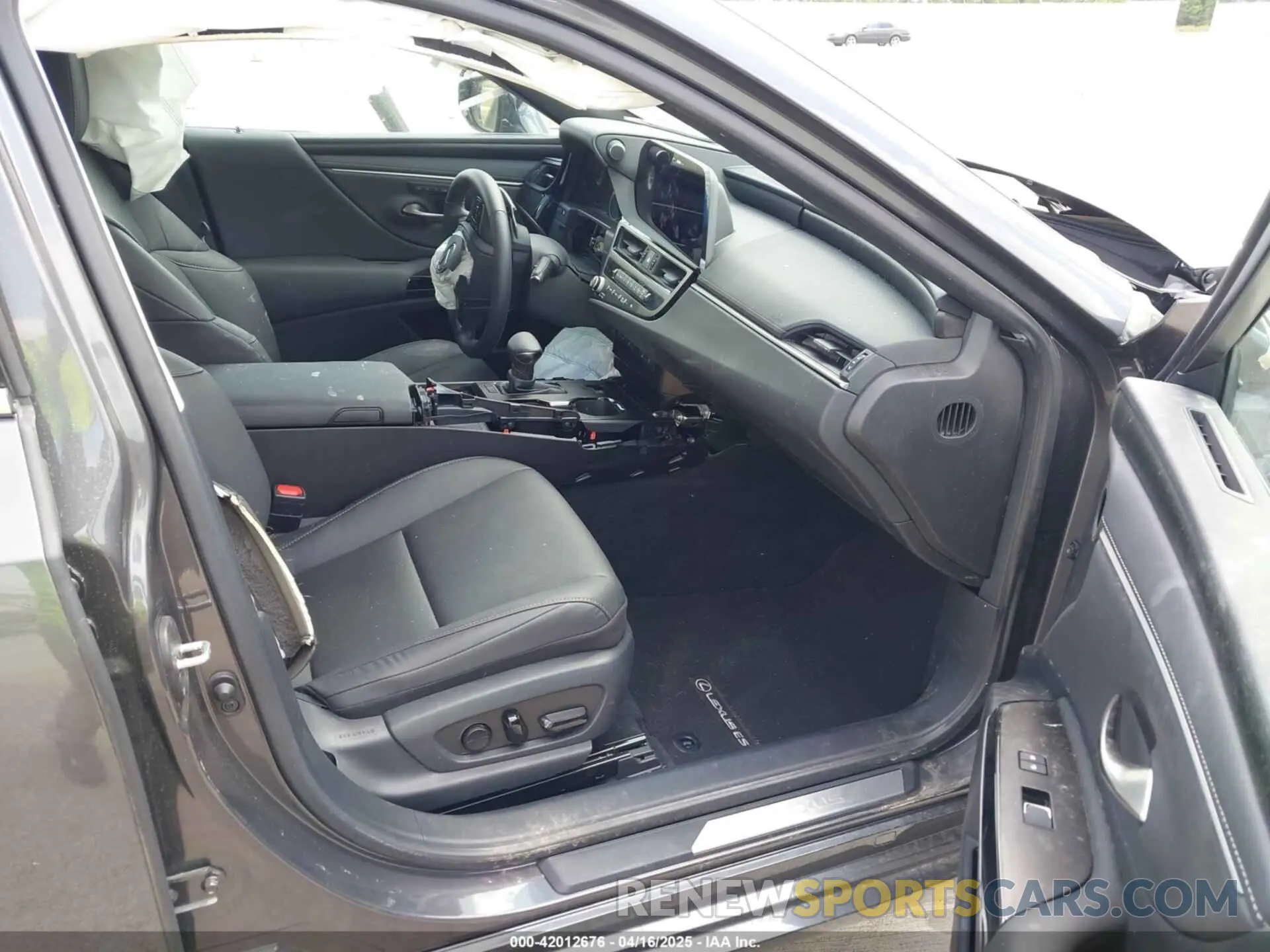 5 Photograph of a damaged car 58ADZ1B11SU196100 LEXUS ES 350 2025