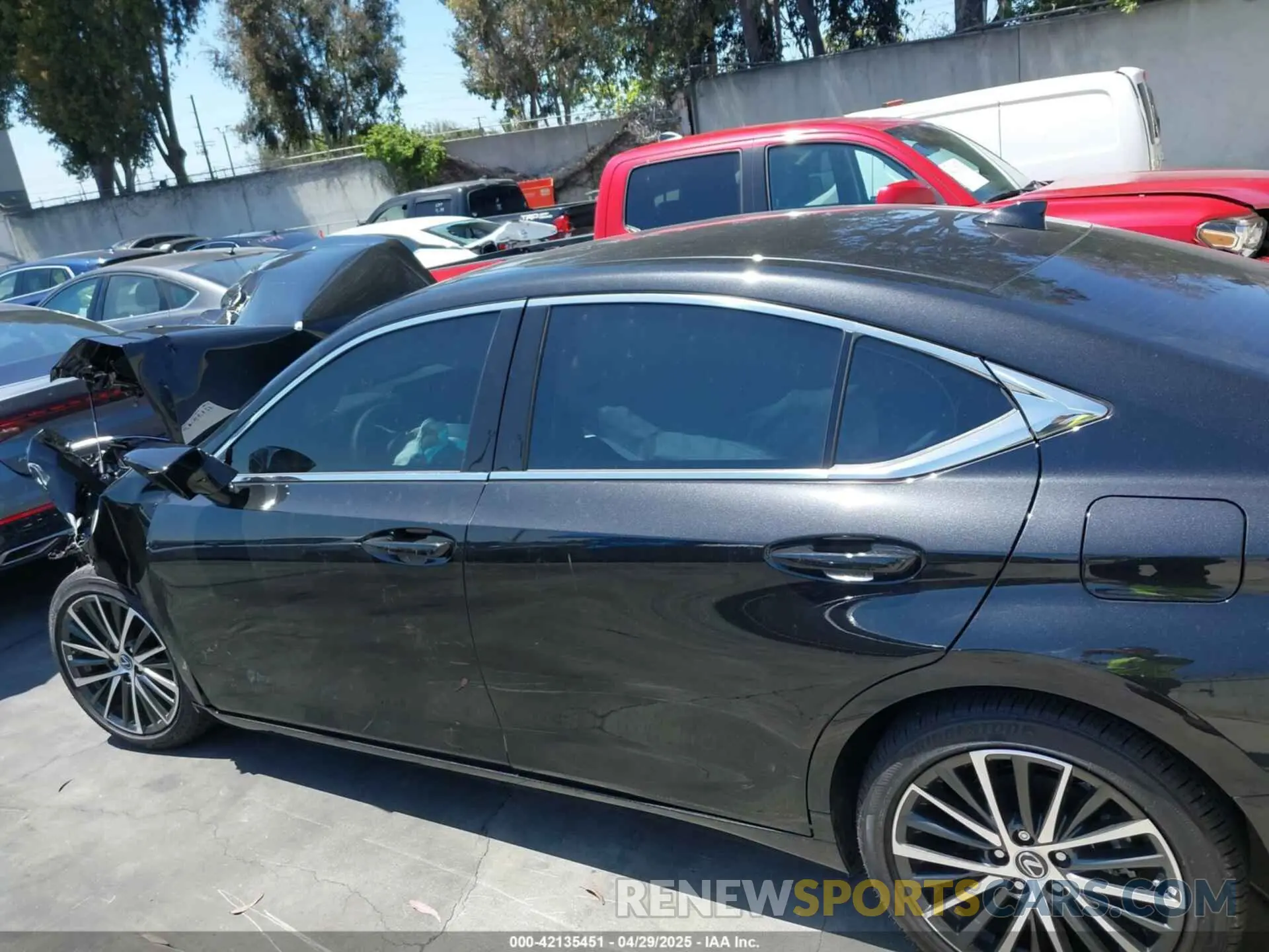 15 Photograph of a damaged car 58ADZ1B11SU197487 LEXUS ES 350 2025