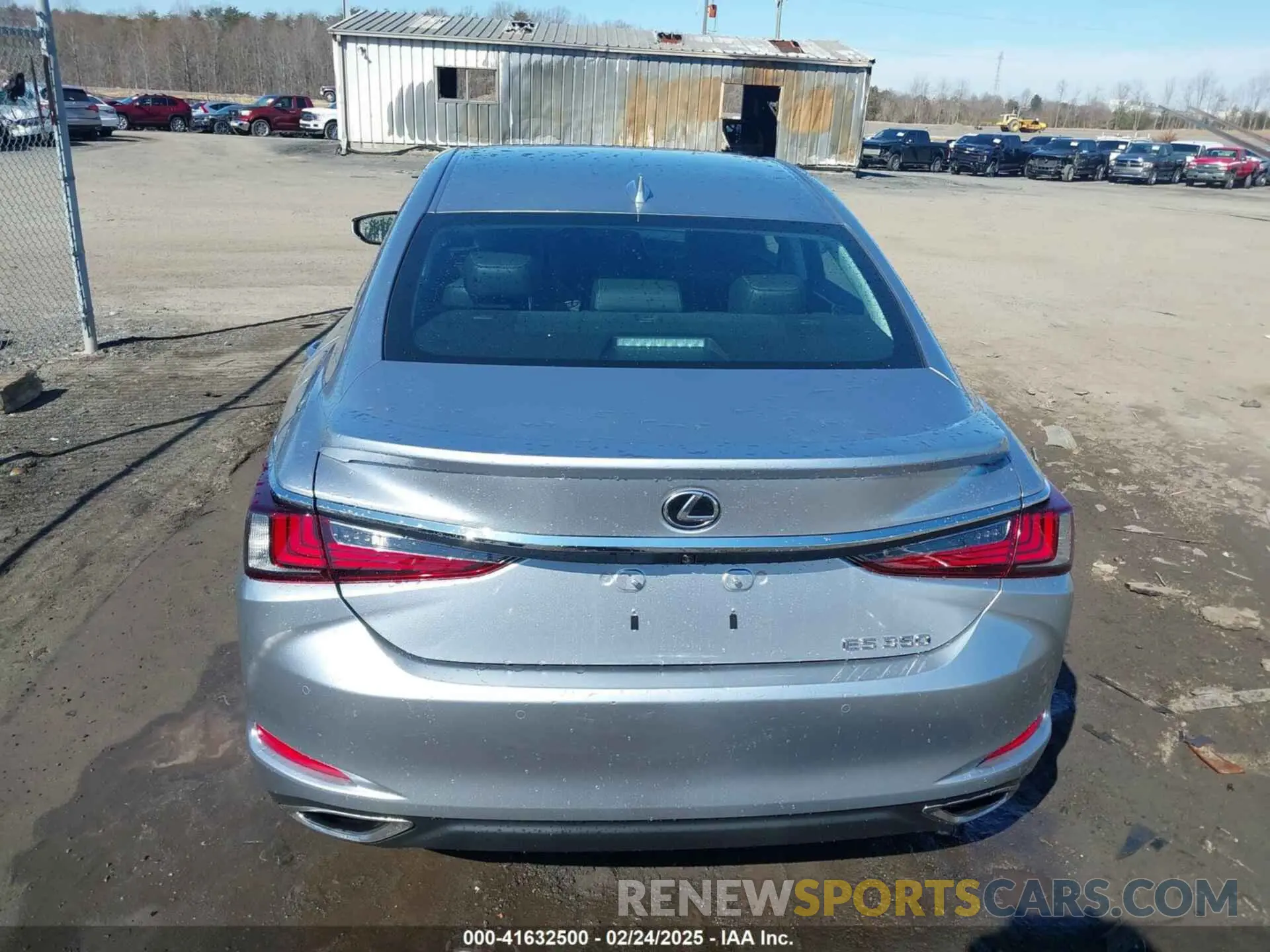 17 Photograph of a damaged car 58ADZ1B1XSU185483 LEXUS ES 350 2025
