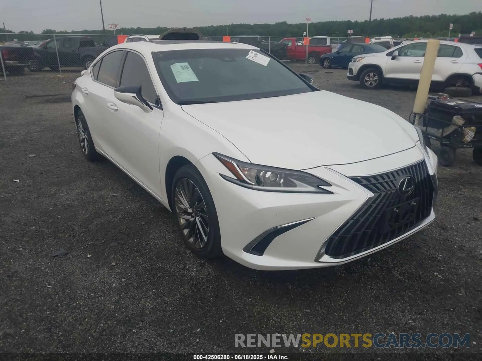1 Photograph of a damaged car 58AEZ1B18SU192999 LEXUS ES 350 2025