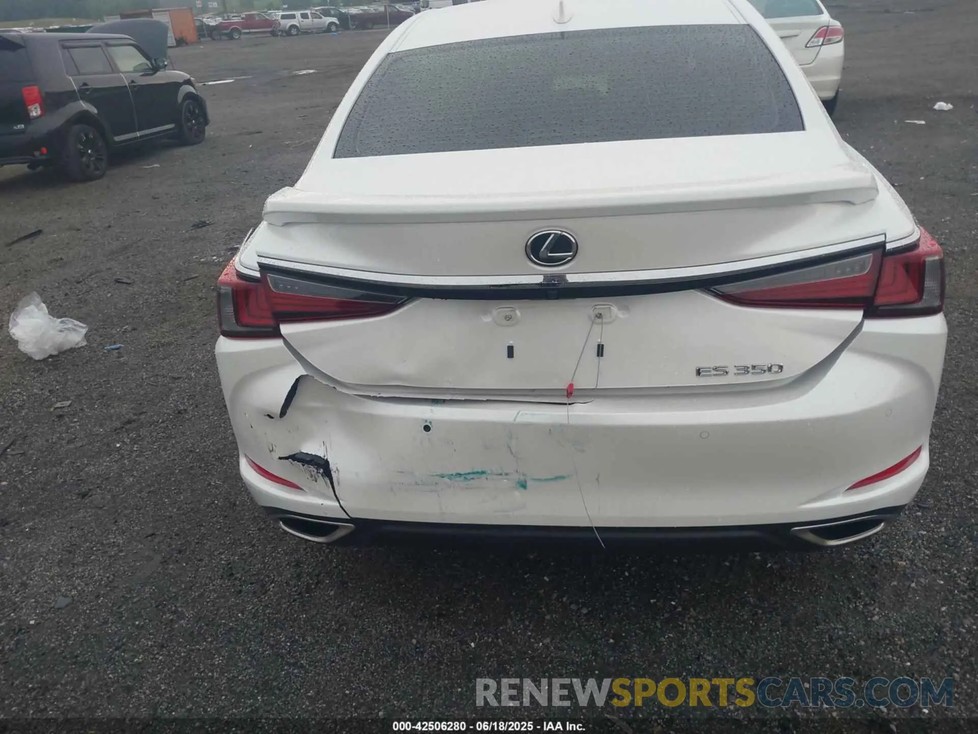 19 Photograph of a damaged car 58AEZ1B18SU192999 LEXUS ES 350 2025