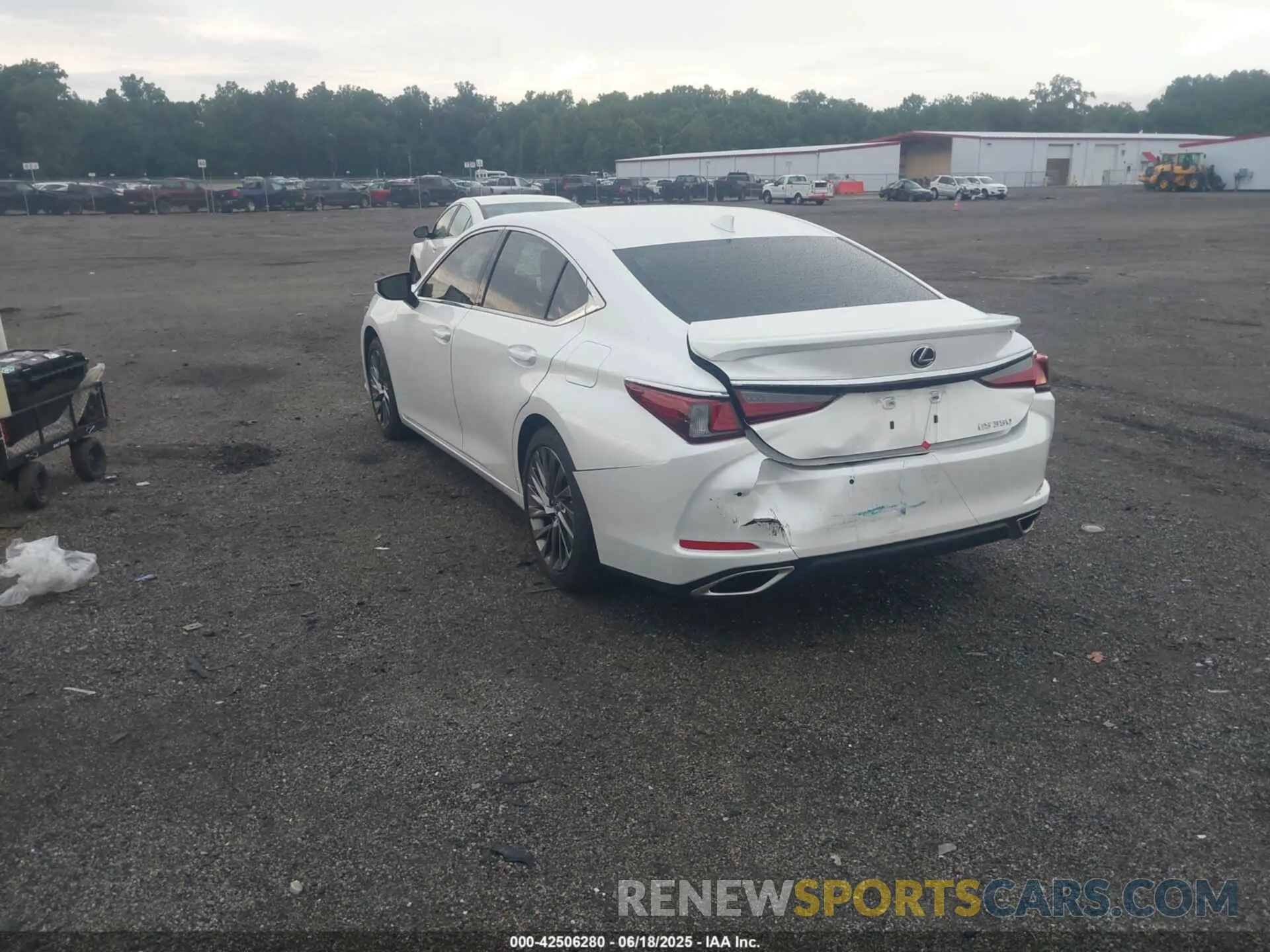 3 Photograph of a damaged car 58AEZ1B18SU192999 LEXUS ES 350 2025