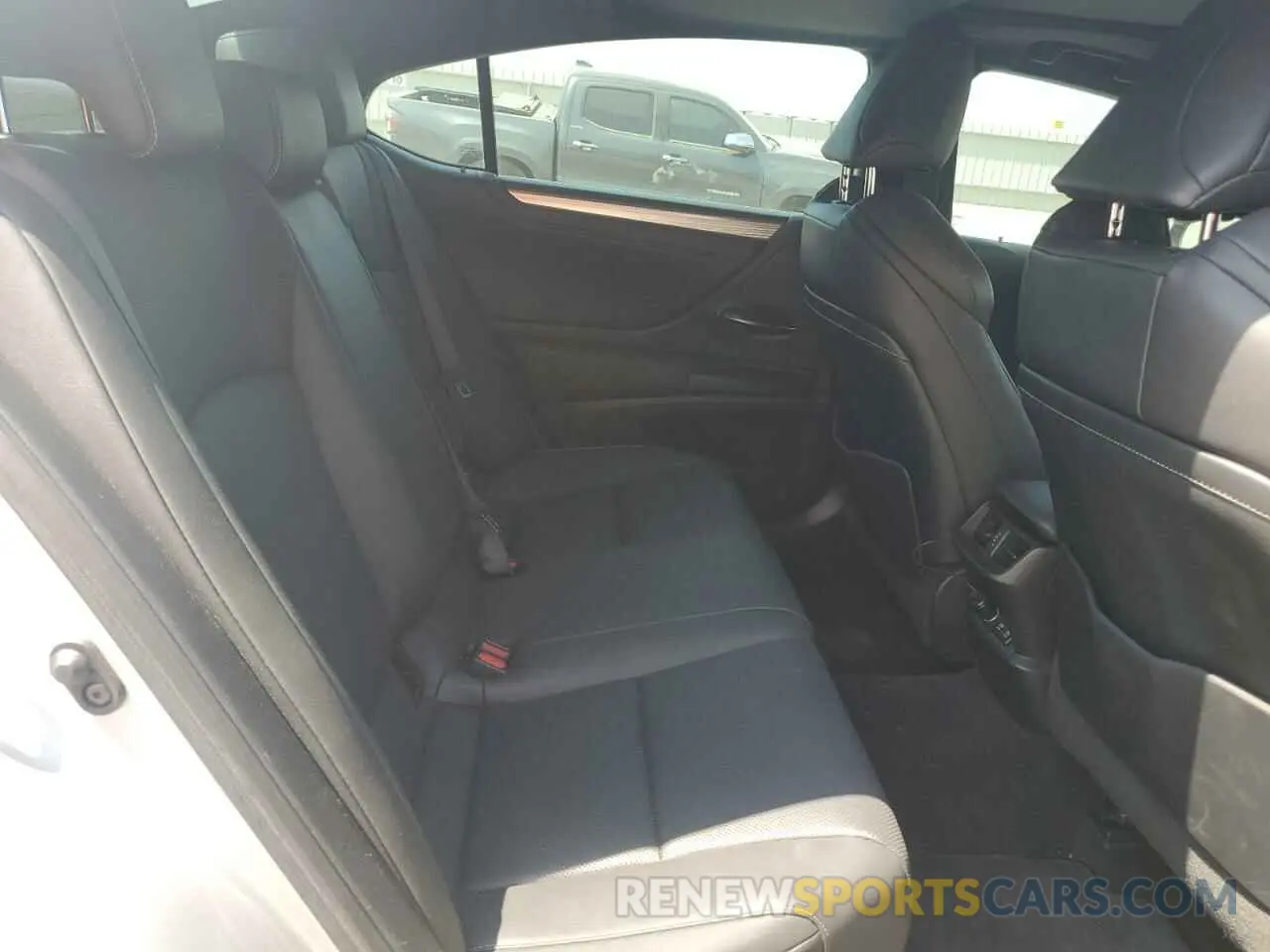 10 Photograph of a damaged car 58AGZ1B10LU060345 LEXUS ES 350 F S 2020