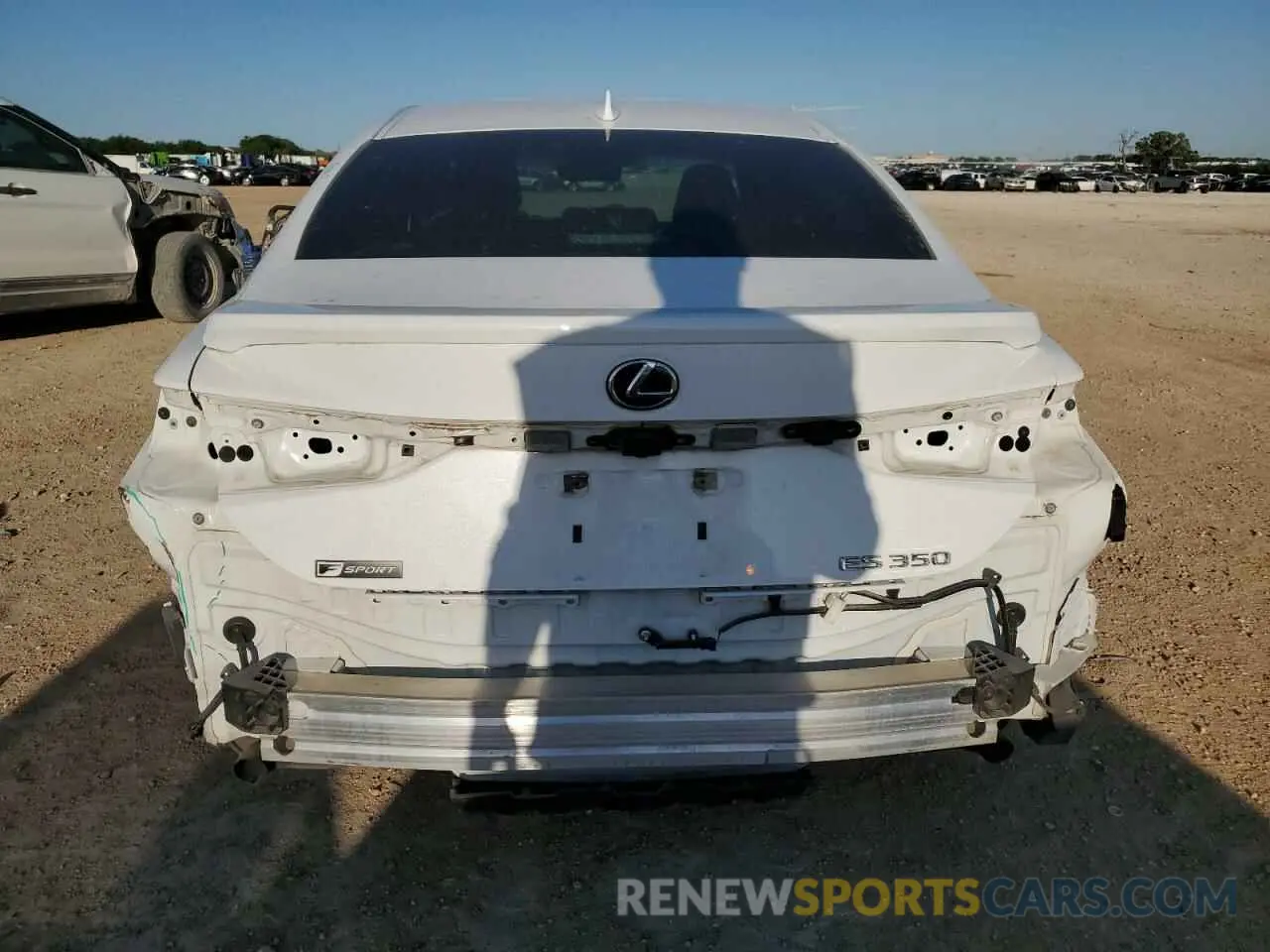 6 Photograph of a damaged car 58AGZ1B16LU075657 LEXUS ES 350 F S 2020