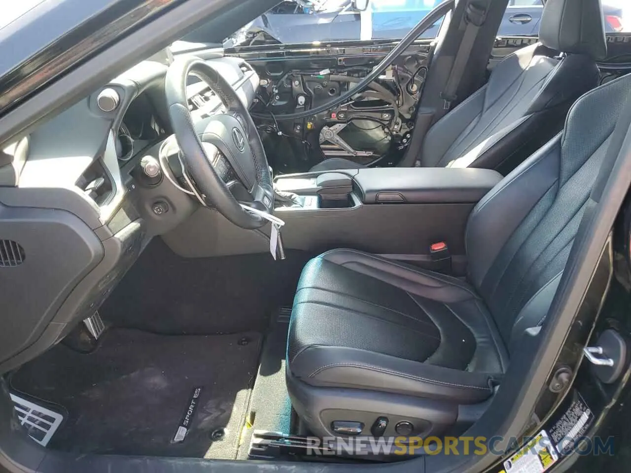 7 Photograph of a damaged car 58AGZ1B16LU080759 LEXUS ES 350 F S 2020