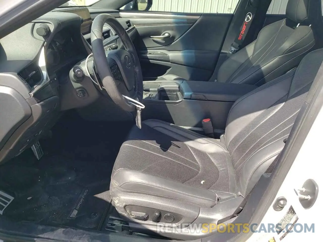 7 Photograph of a damaged car 58AGZ1B16LU080860 LEXUS ES 350 F S 2020