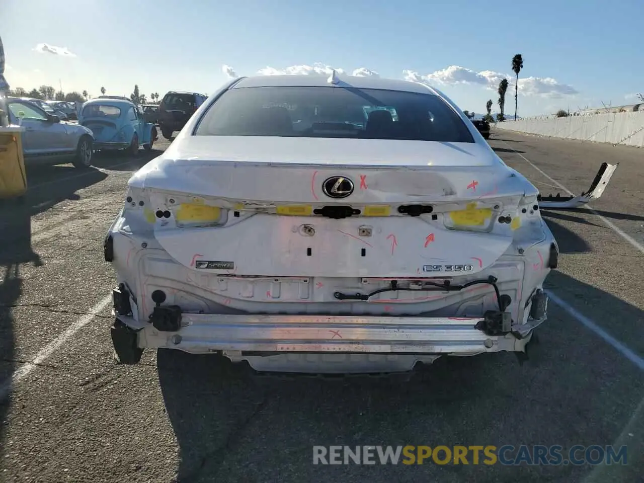 6 Photograph of a damaged car 58AGZ1B18LU060190 LEXUS ES 350 F S 2020