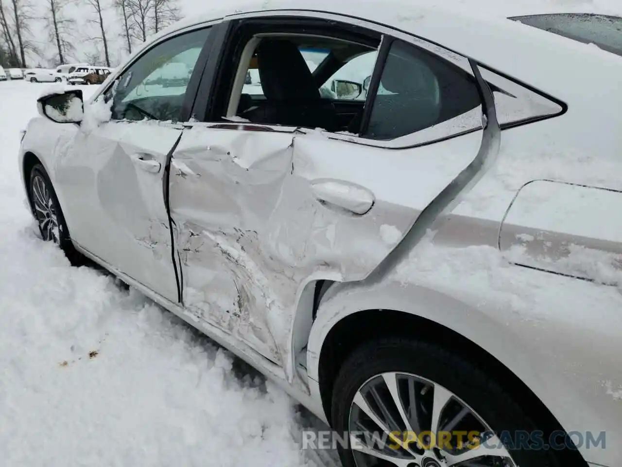 9 Photograph of a damaged car 58AD11D14MU007091 LEXUS ES250 2021