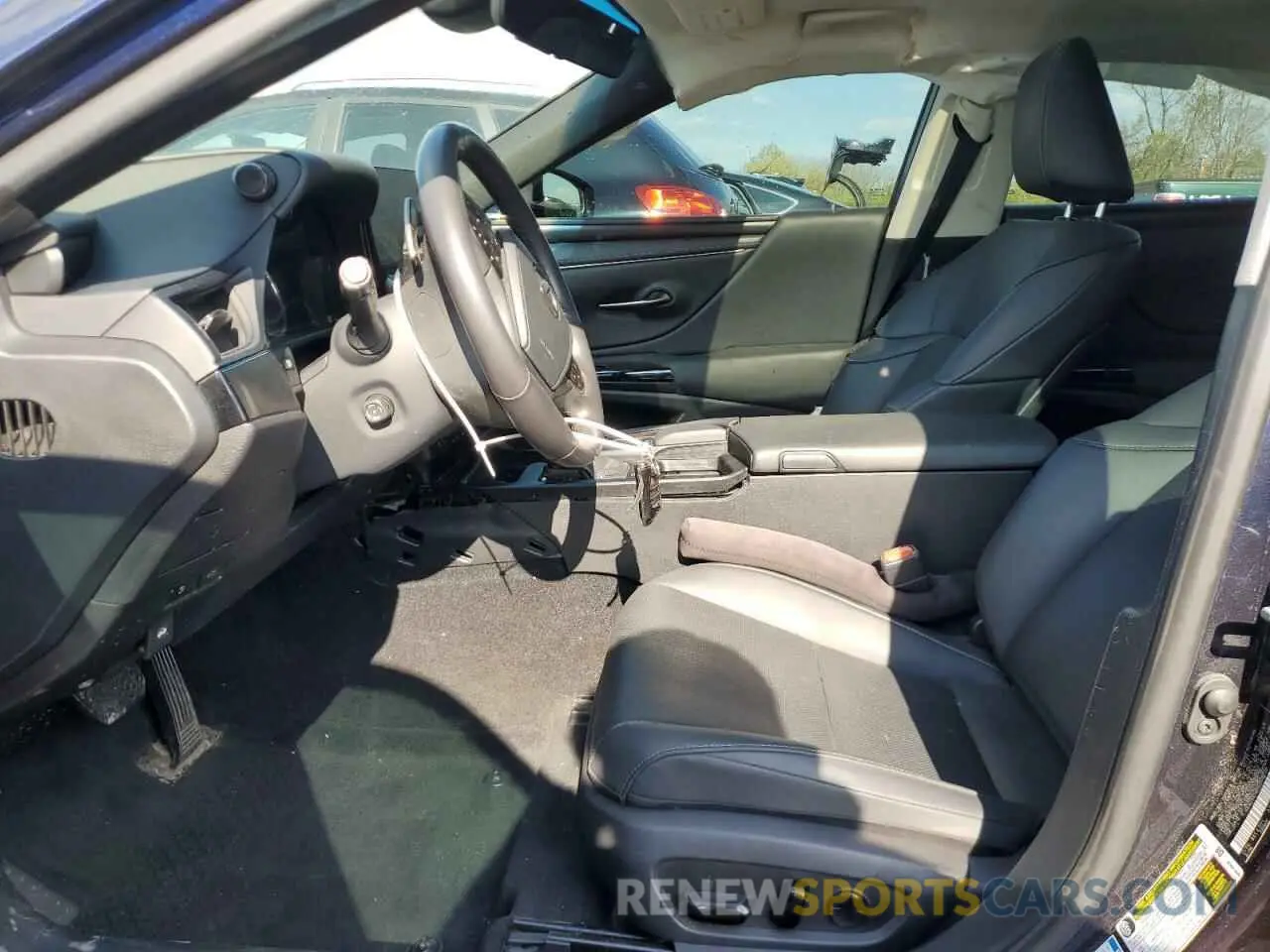 7 Photograph of a damaged car 58AD11D16NU008728 LEXUS ES250 2022