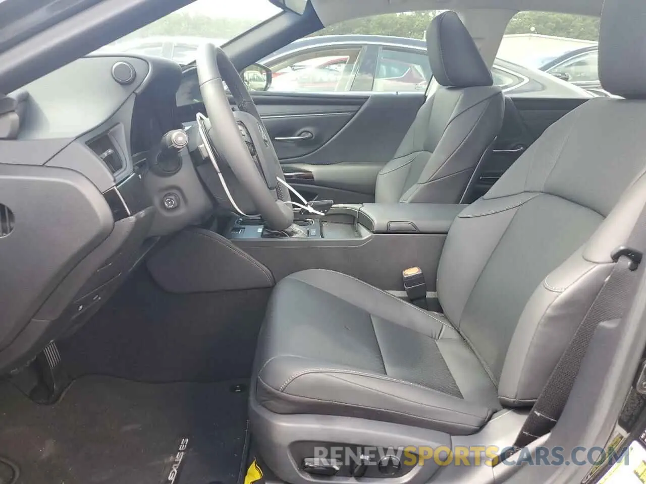 7 Photograph of a damaged car 58AD11D10RU013476 LEXUS ES250 2024