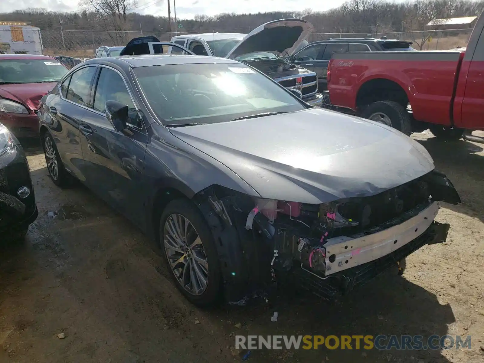 1 Photograph of a damaged car 58AB21B10KU001339 LEXUS ES300 2019