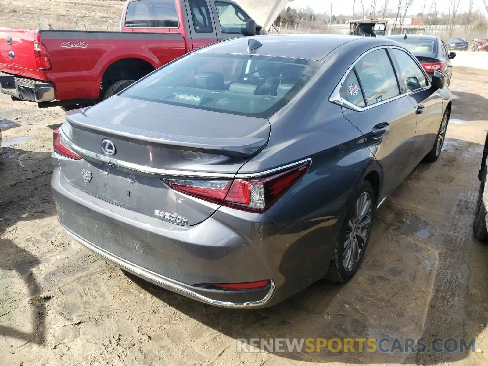 4 Photograph of a damaged car 58AB21B10KU001339 LEXUS ES300 2019