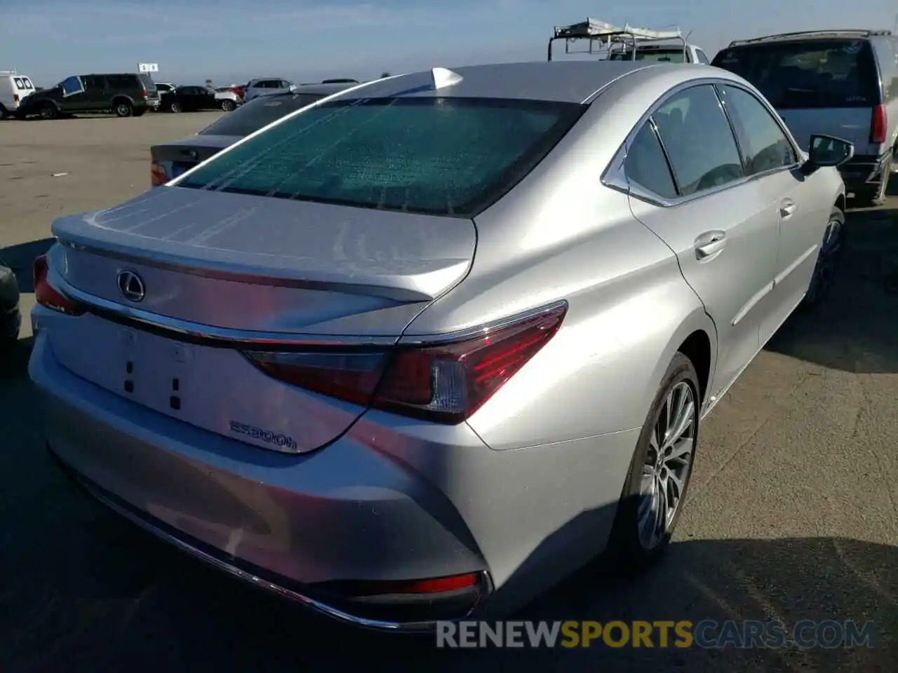 4 Photograph of a damaged car 58AB21B12KU002489 LEXUS ES300 2019