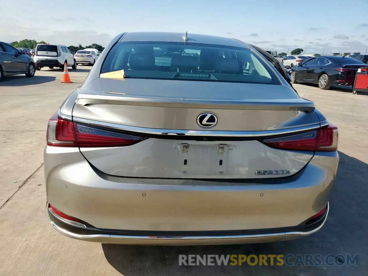 6 Photograph of a damaged car 58AB21B12KU003920 LEXUS ES300 2019