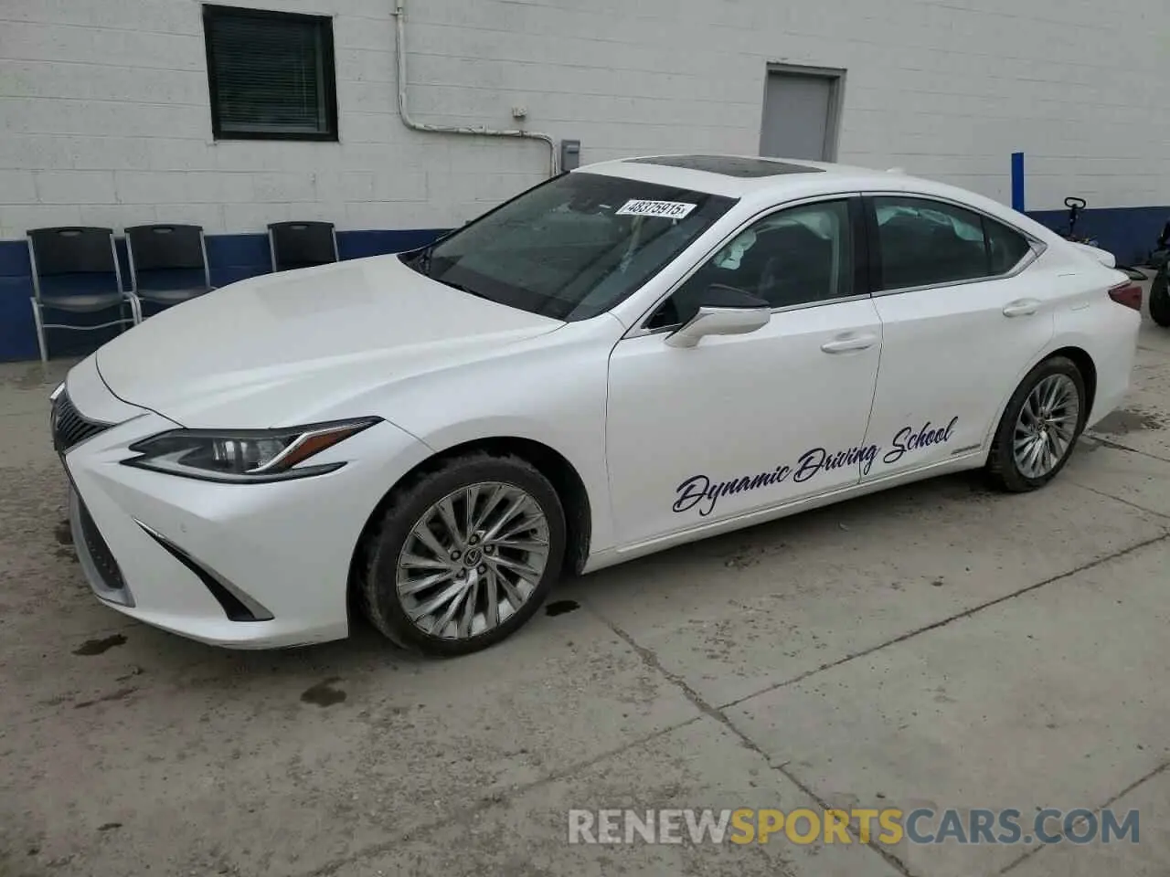 1 Photograph of a damaged car 58AB21B12KU004016 LEXUS ES300 2019