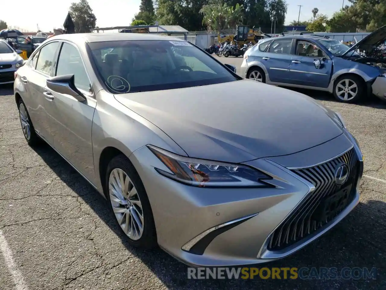 1 Photograph of a damaged car 58AB21B12KU004095 LEXUS ES300 2019