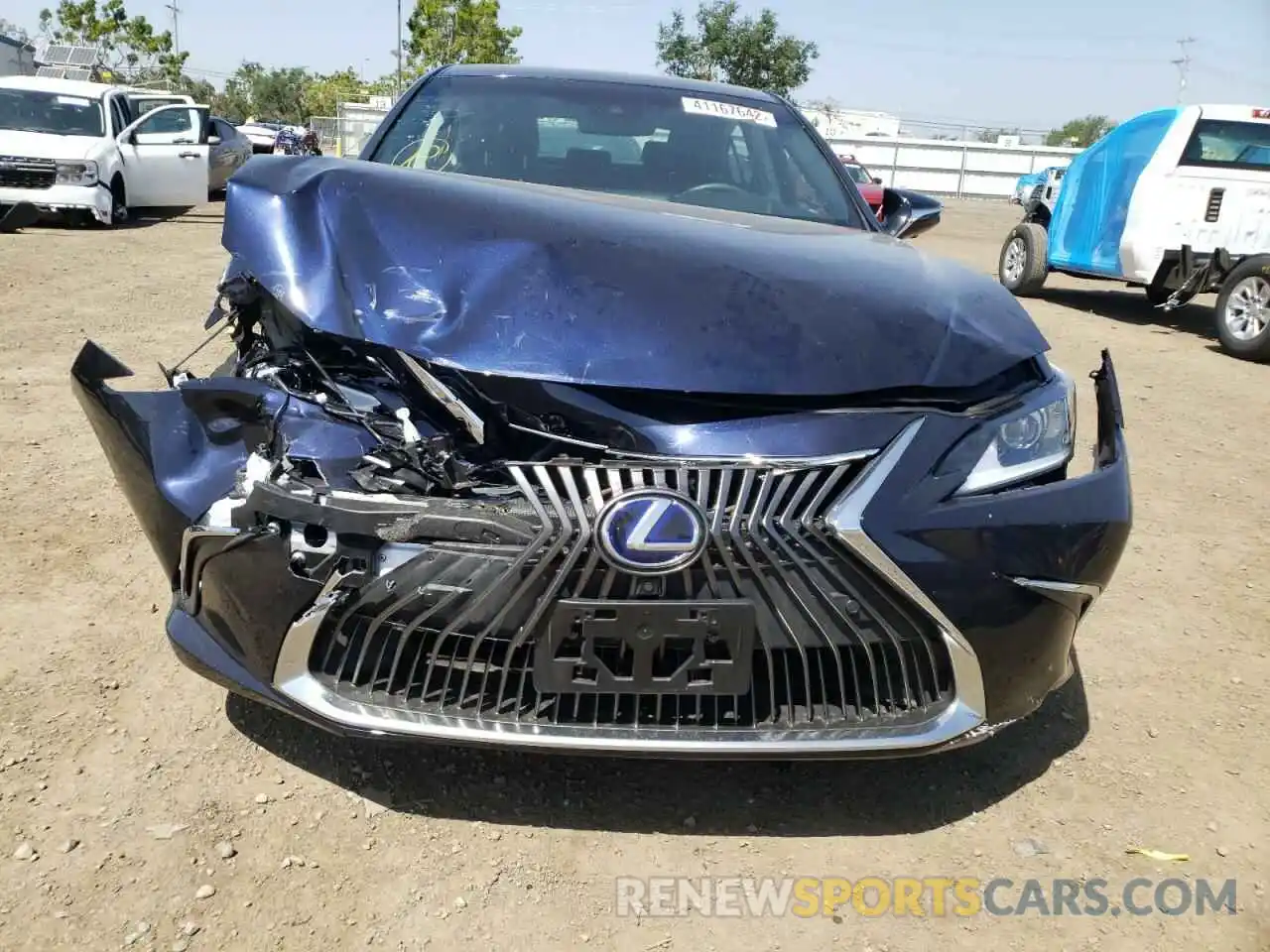 9 Photograph of a damaged car 58AB21B13KU001545 LEXUS ES300 2019