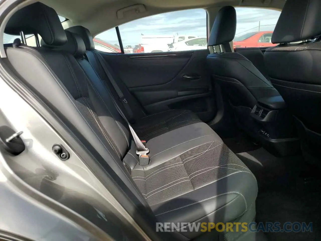 10 Photograph of a damaged car 58AB21B14KU004230 LEXUS ES300 2019