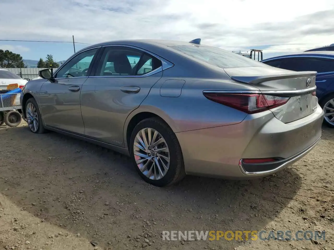 2 Photograph of a damaged car 58AB21B14KU004230 LEXUS ES300 2019