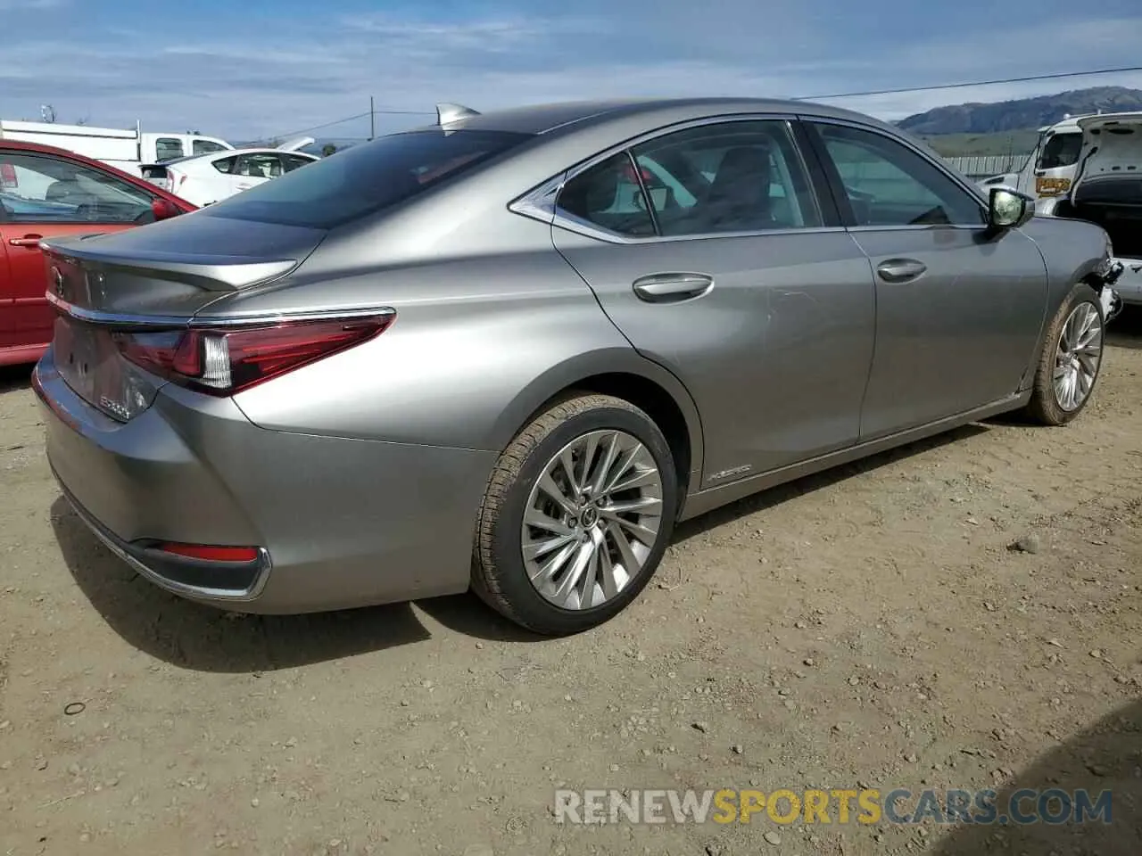 3 Photograph of a damaged car 58AB21B14KU004230 LEXUS ES300 2019