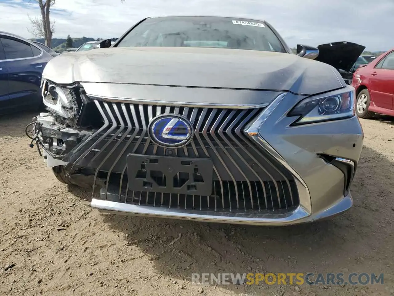 5 Photograph of a damaged car 58AB21B14KU004230 LEXUS ES300 2019