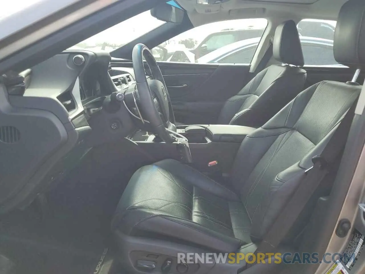 7 Photograph of a damaged car 58AB21B14KU004230 LEXUS ES300 2019