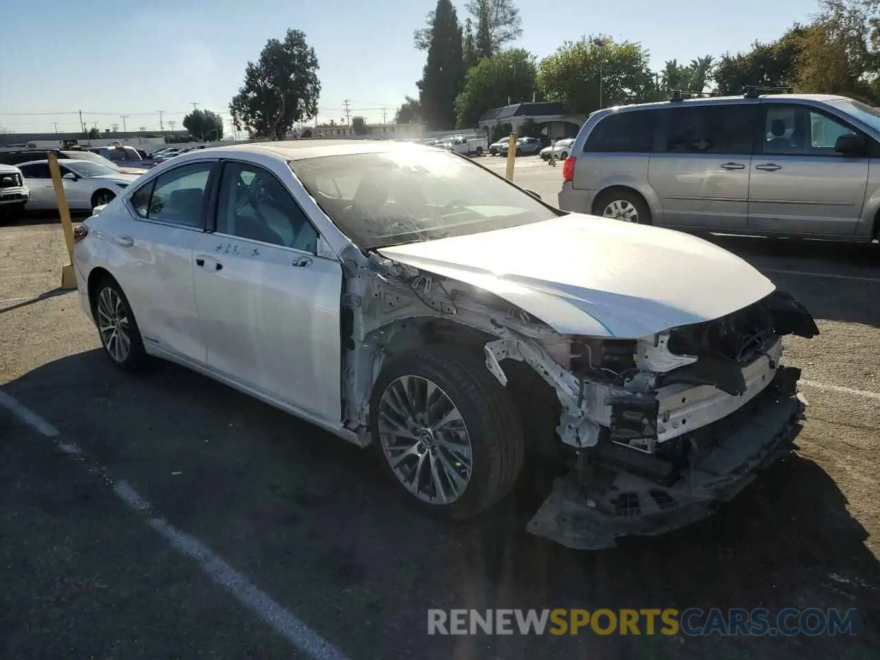 4 Photograph of a damaged car 58AB21B15KU001353 LEXUS ES300 2019