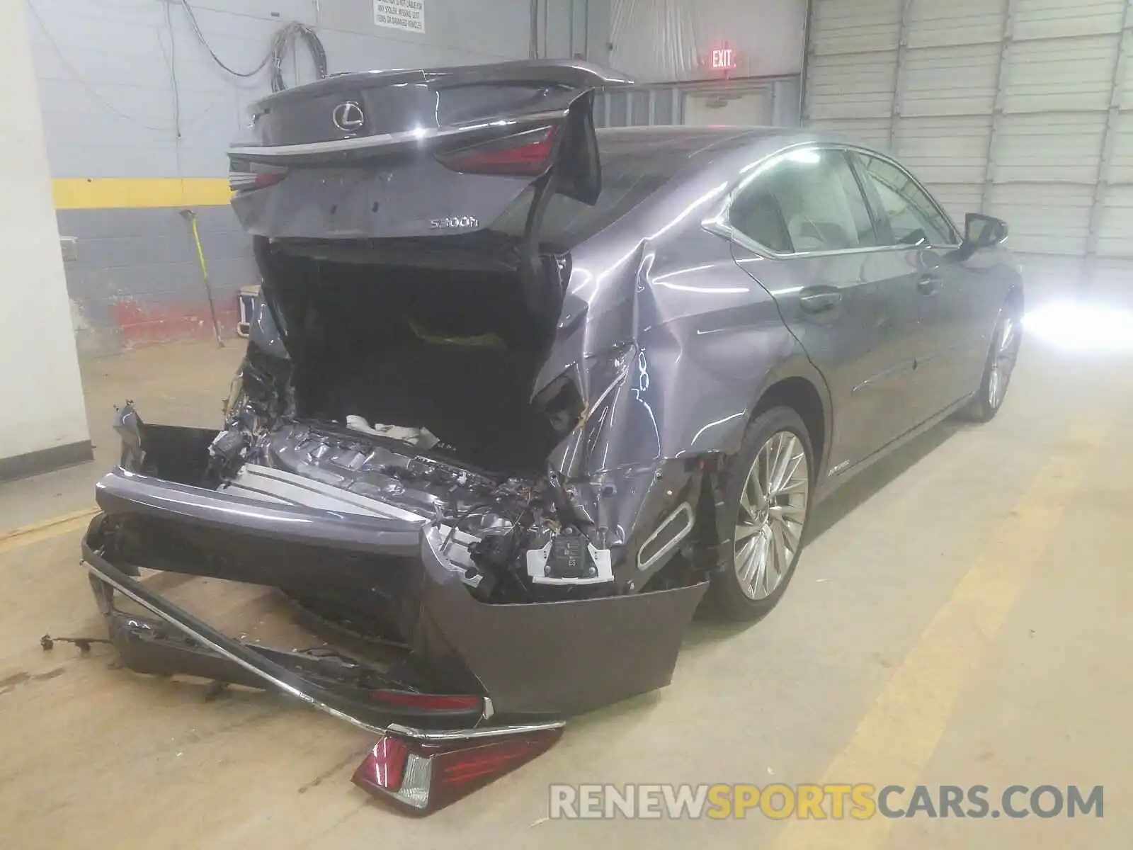 4 Photograph of a damaged car 58AB21B15KU001661 LEXUS ES300 2019