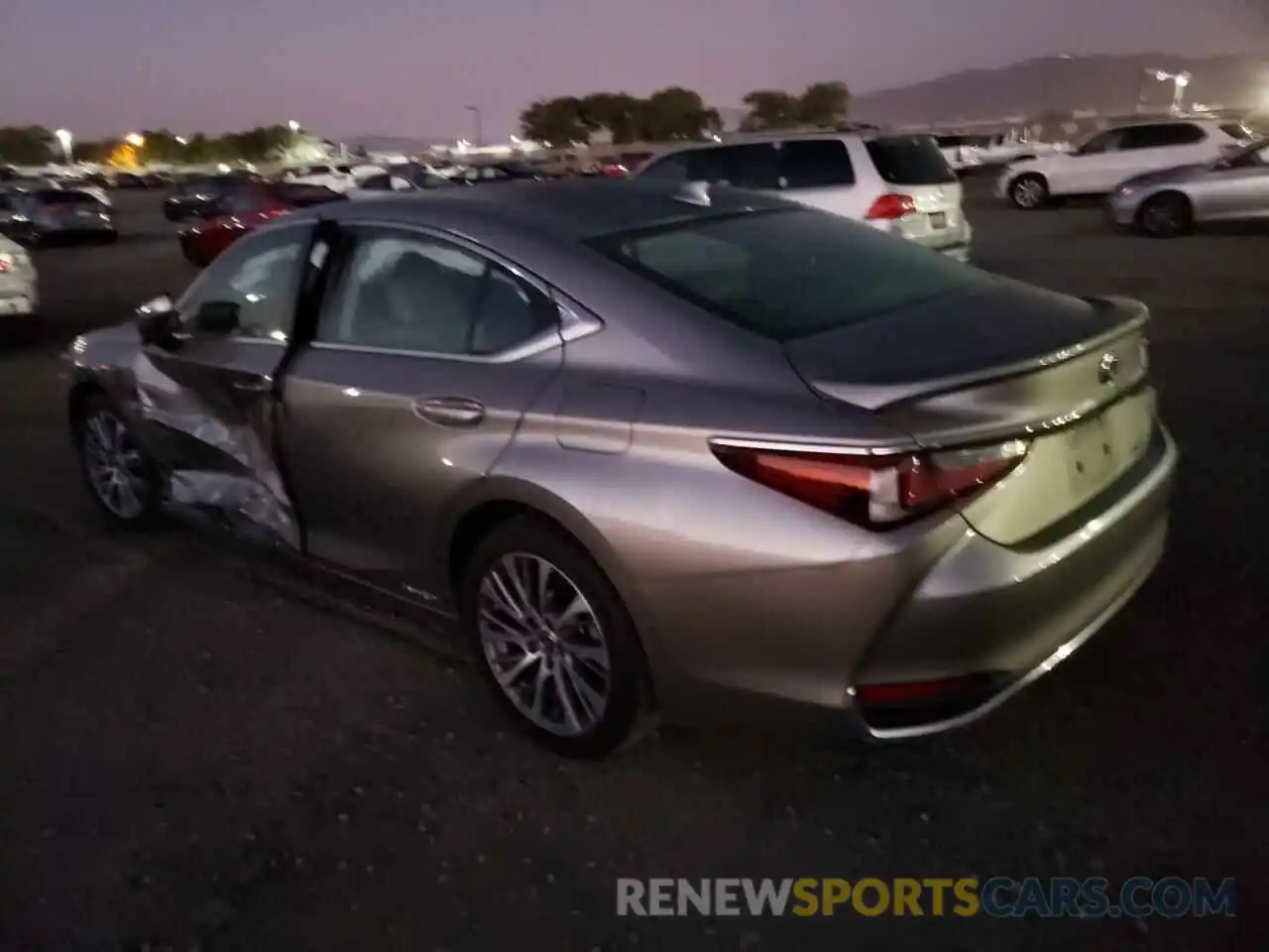 2 Photograph of a damaged car 58AB21B16KU003368 LEXUS ES300 2019