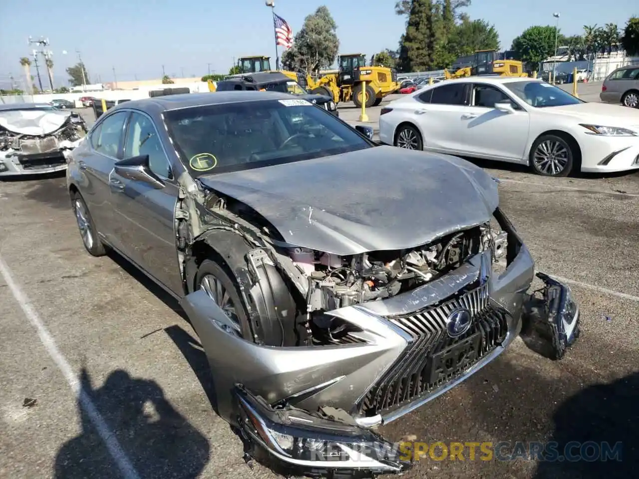 1 Photograph of a damaged car 58AB21B1XKU001896 LEXUS ES300 2019