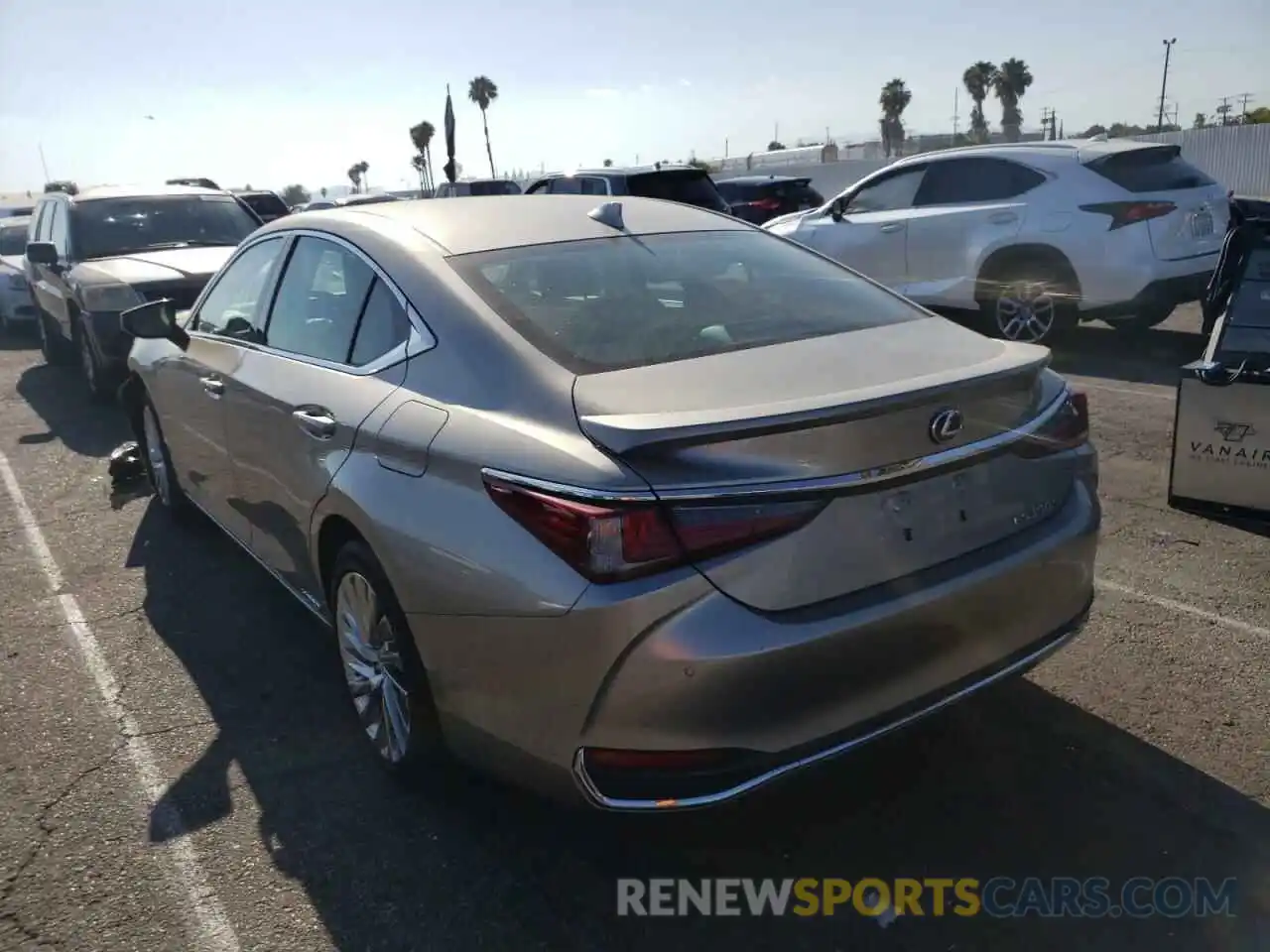 3 Photograph of a damaged car 58AB21B1XKU001896 LEXUS ES300 2019