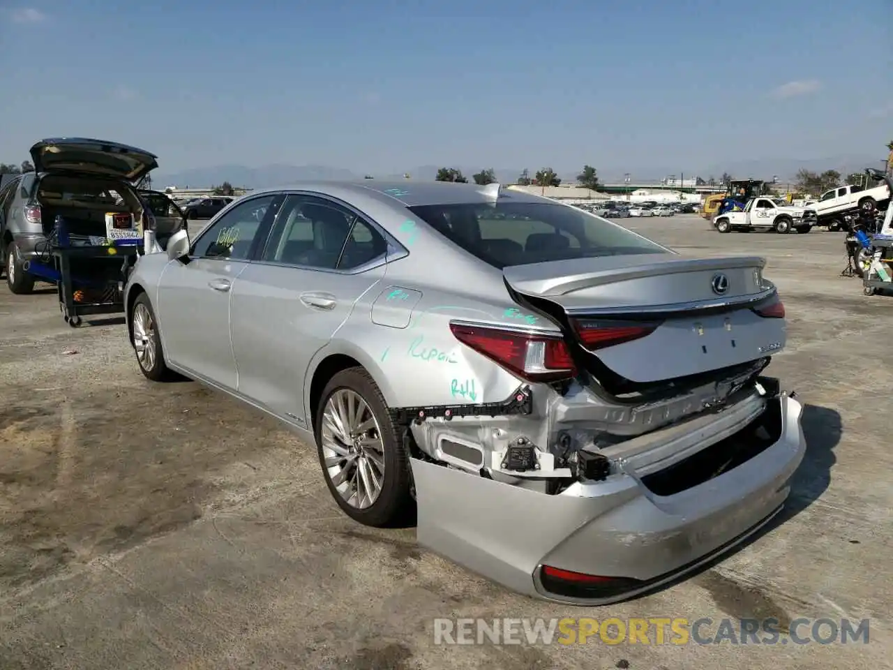 3 Photograph of a damaged car JTHB21B10K2031995 LEXUS ES300 2019