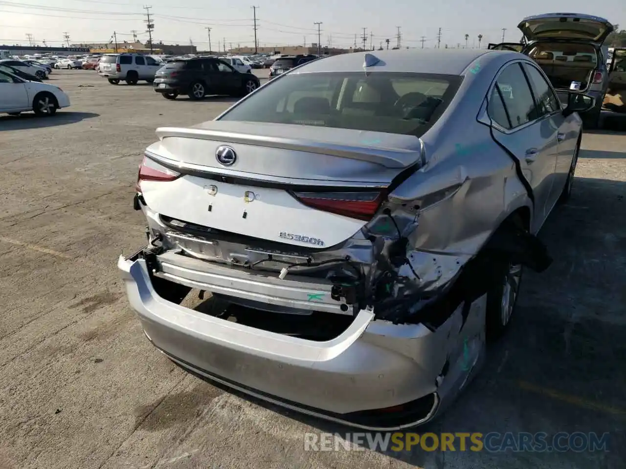 9 Photograph of a damaged car JTHB21B10K2031995 LEXUS ES300 2019