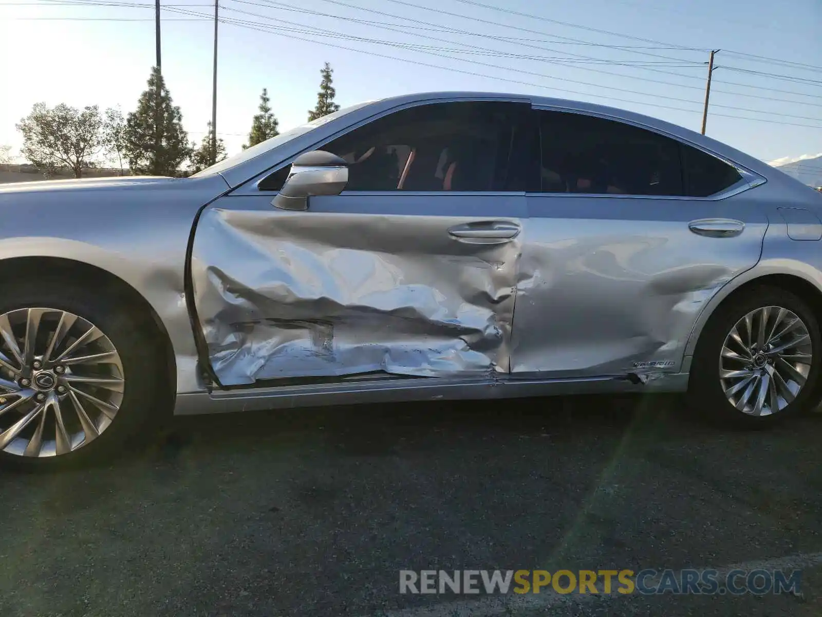 9 Photograph of a damaged car JTHB21B10K2038235 LEXUS ES300 2019