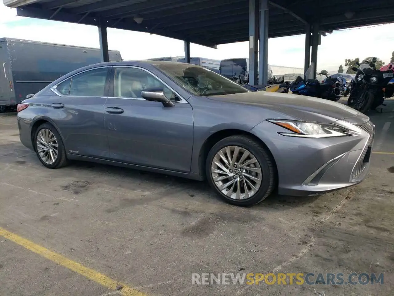 4 Photograph of a damaged car JTHB21B10K2041202 LEXUS ES300 2019