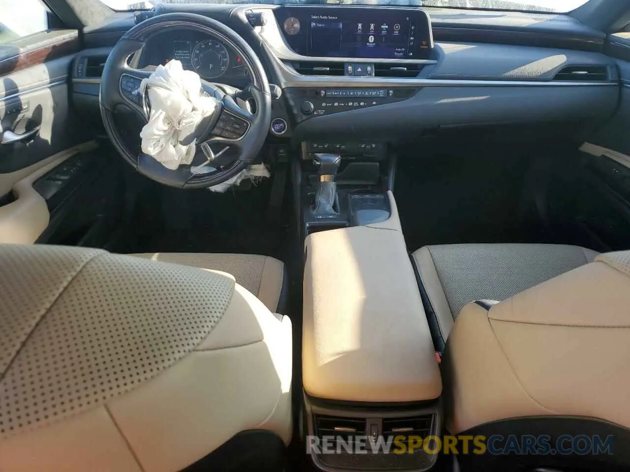 8 Photograph of a damaged car JTHB21B11K2010377 LEXUS ES300 2019