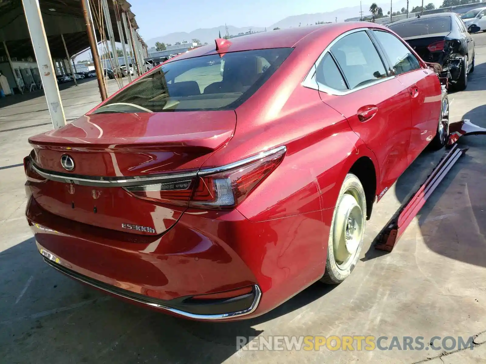 4 Photograph of a damaged car JTHB21B12K2023400 LEXUS ES300 2019