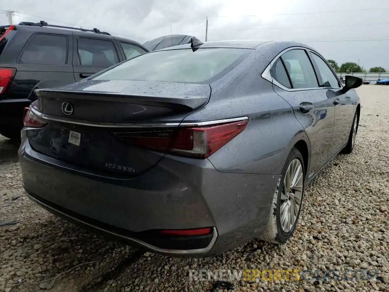 4 Photograph of a damaged car JTHB21B12K2025132 LEXUS ES300 2019