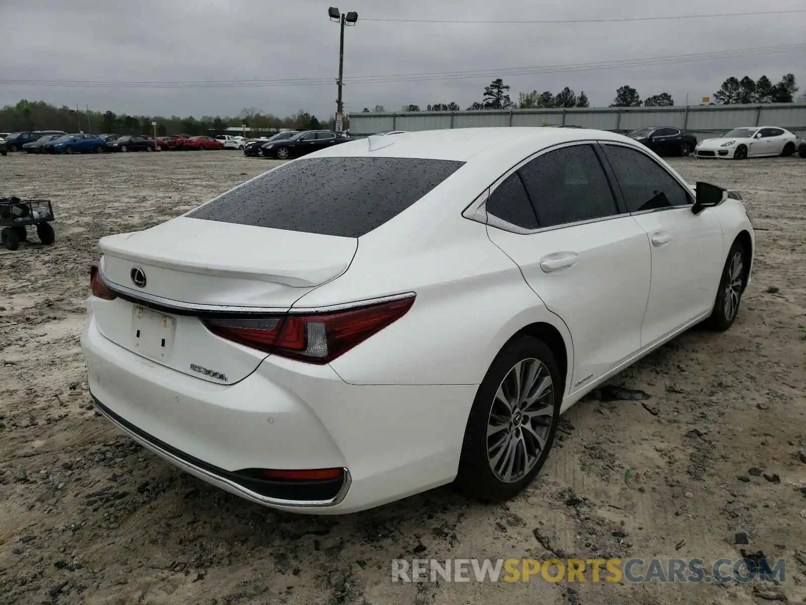 4 Photograph of a damaged car JTHB21B13K2020845 LEXUS ES300 2019