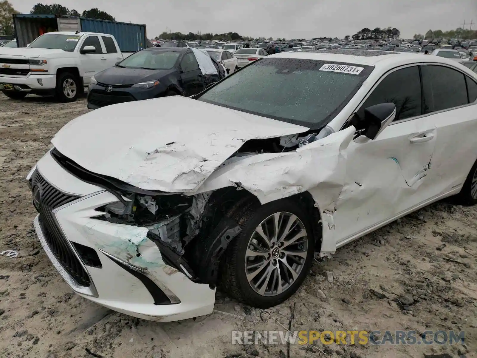 9 Photograph of a damaged car JTHB21B13K2020845 LEXUS ES300 2019