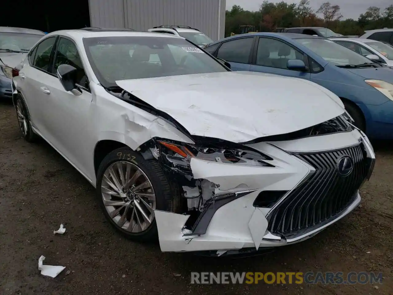 1 Photograph of a damaged car JTHB21B13K2023535 LEXUS ES300 2019