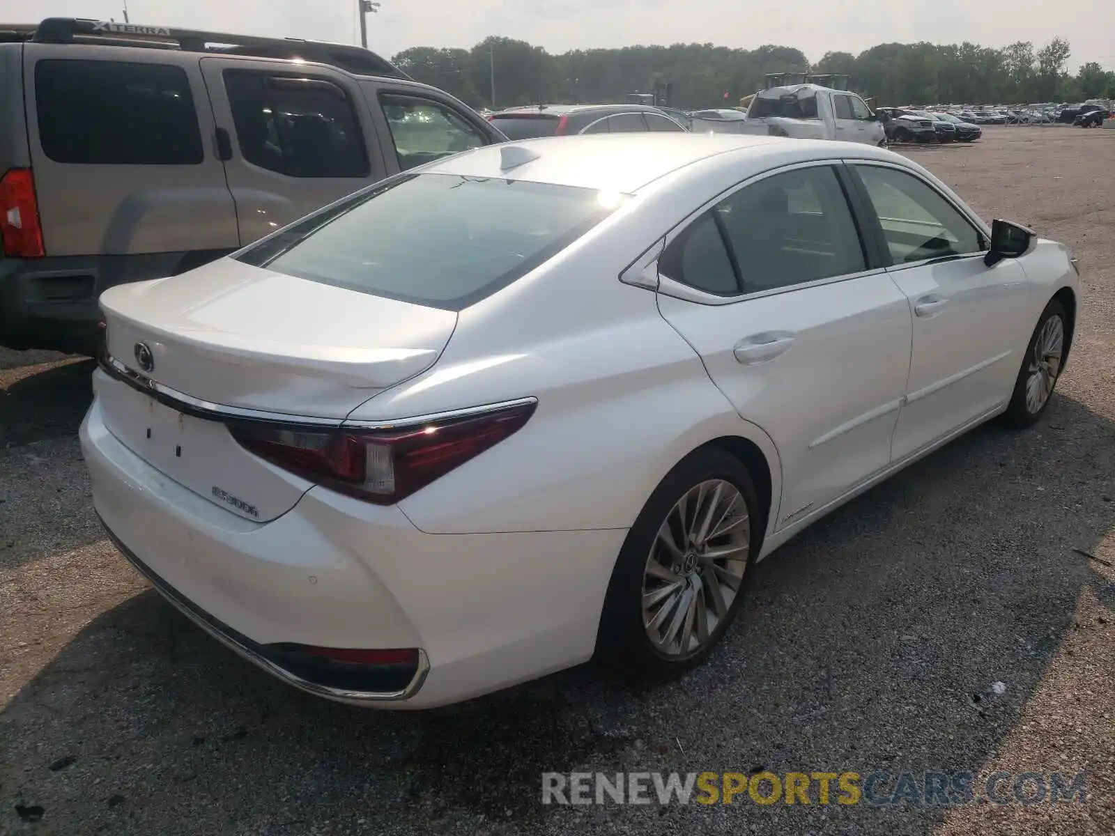 4 Photograph of a damaged car JTHB21B14K2042188 LEXUS ES300 2019