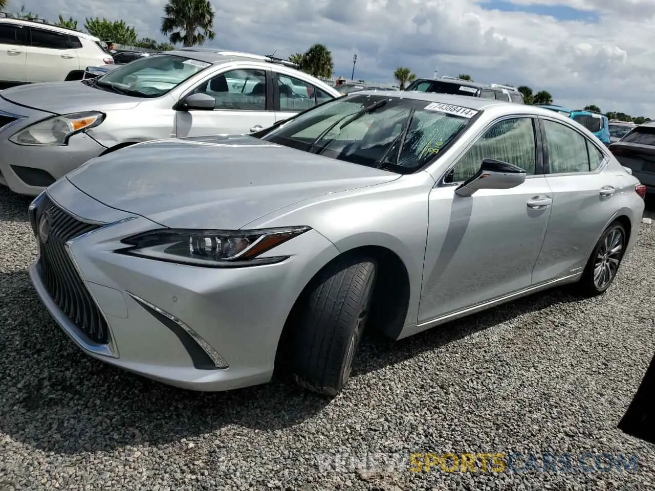 1 Photograph of a damaged car JTHB21B14K2045124 LEXUS ES300 2019